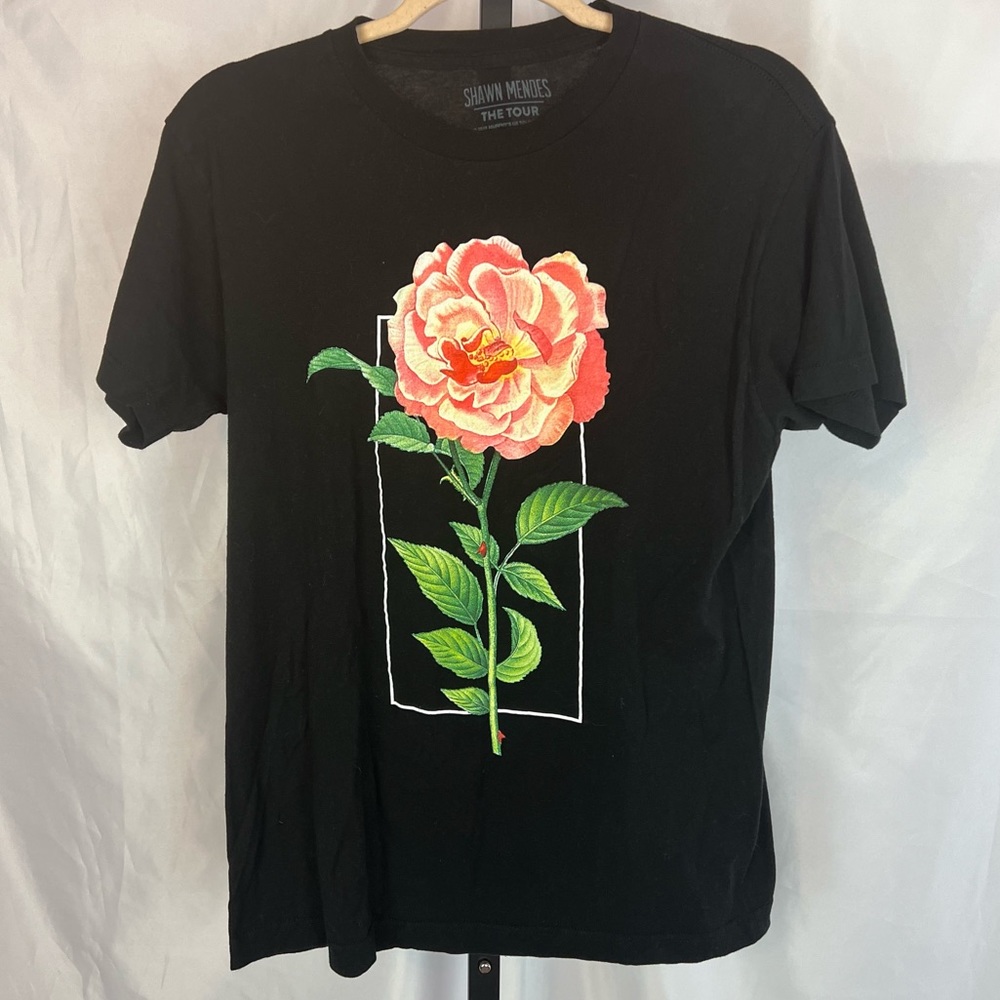 Shawn Mendes The Tour Printed Graphic T-Shirt, size Medium
